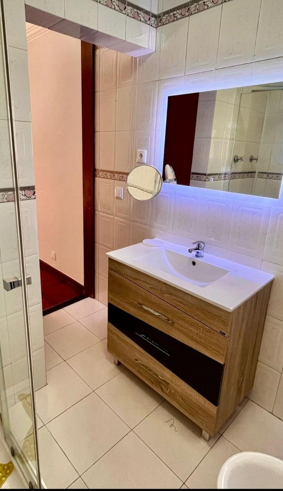 Apartament Quarto Boa Localizacao Com Cozinha E Casa De Banho Caparica Zewnętrze zdjęcie